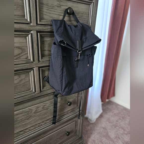 lululemon athletica Handbags - Lululemon Cross paths Rucksack